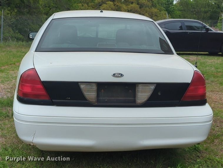 image for item NZ9622 2005 Ford Crown Victoria Police Interceptor 
