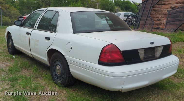 image for item NZ9622 2005 Ford Crown Victoria Police Interceptor 