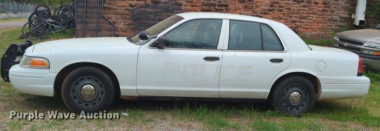 image for item NZ9622 2005 Ford Crown Victoria Police Interceptor 