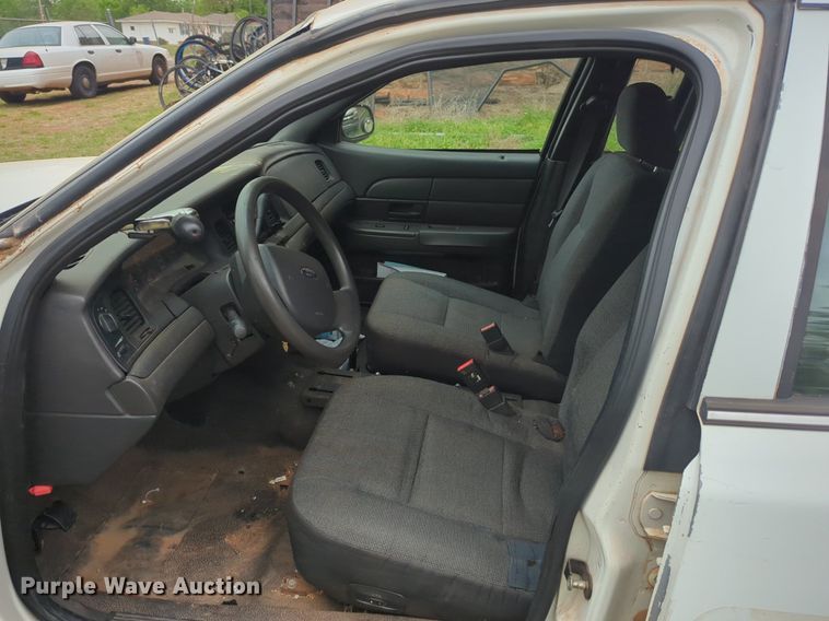 image for item NZ9622 2005 Ford Crown Victoria Police Interceptor 