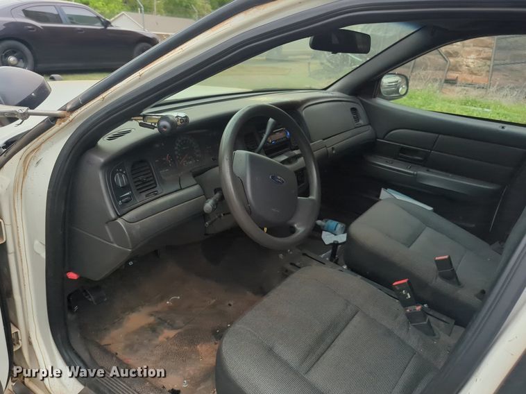 image for item NZ9622 2005 Ford Crown Victoria Police Interceptor 
