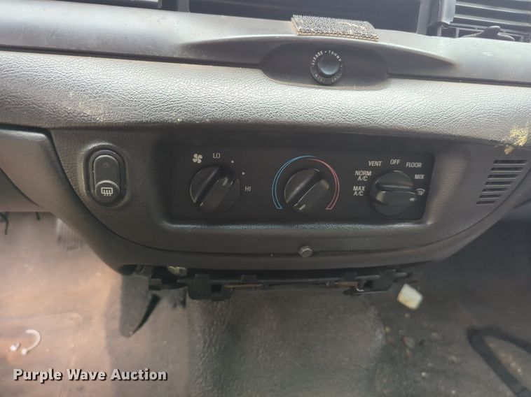 image for item NZ9622 2005 Ford Crown Victoria Police Interceptor 