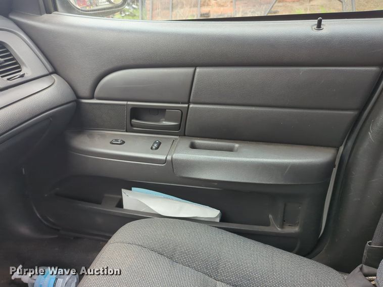 image for item NZ9622 2005 Ford Crown Victoria Police Interceptor 