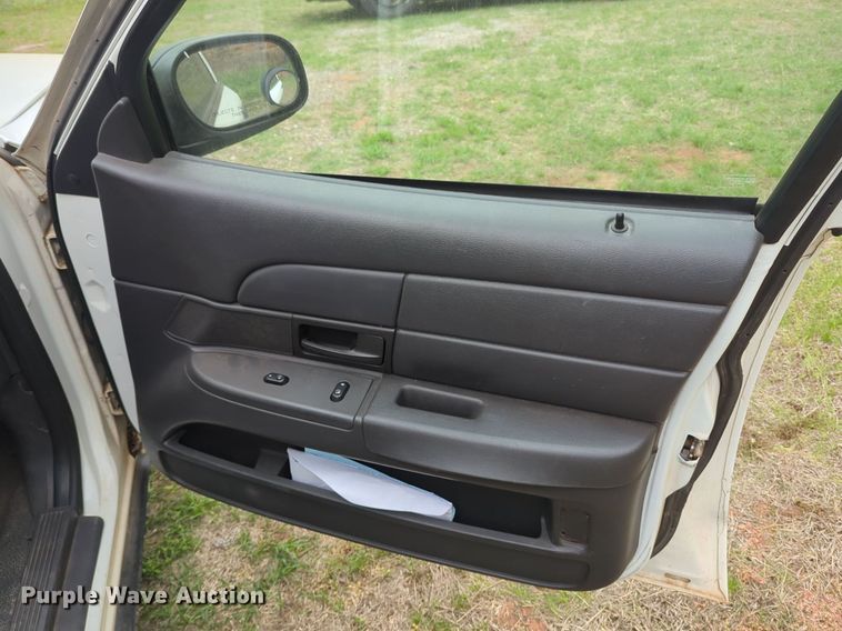 image for item NZ9622 2005 Ford Crown Victoria Police Interceptor 