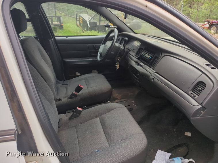 image for item NZ9622 2005 Ford Crown Victoria Police Interceptor 