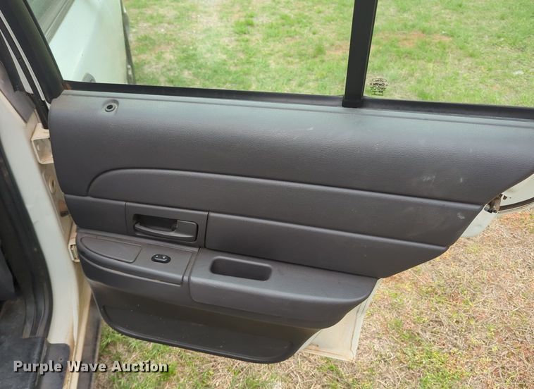 image for item NZ9622 2005 Ford Crown Victoria Police Interceptor 