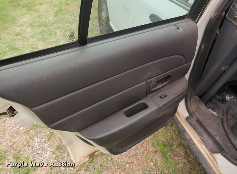 image for item NZ9622 2005 Ford Crown Victoria Police Interceptor 