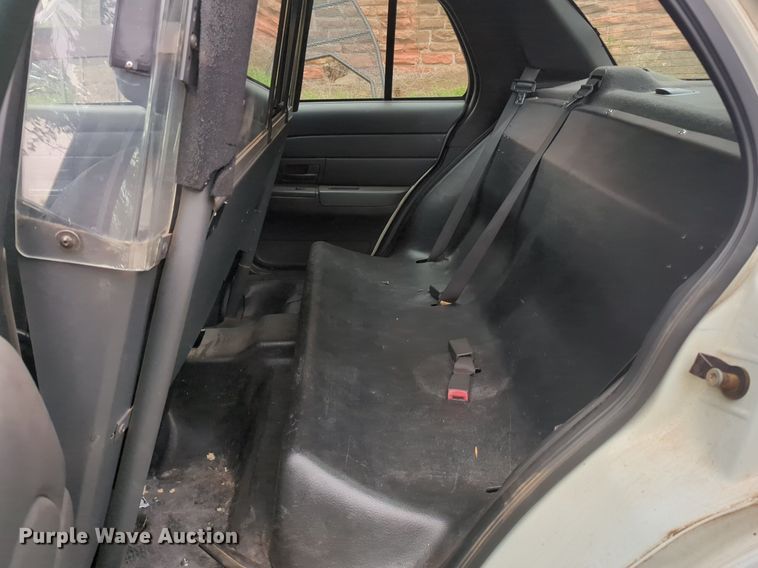 image for item NZ9622 2005 Ford Crown Victoria Police Interceptor 