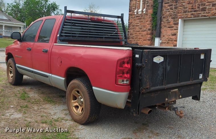 image for item NZ9623 2005 Dodge Ram 1500 Quad Cab pickup truck