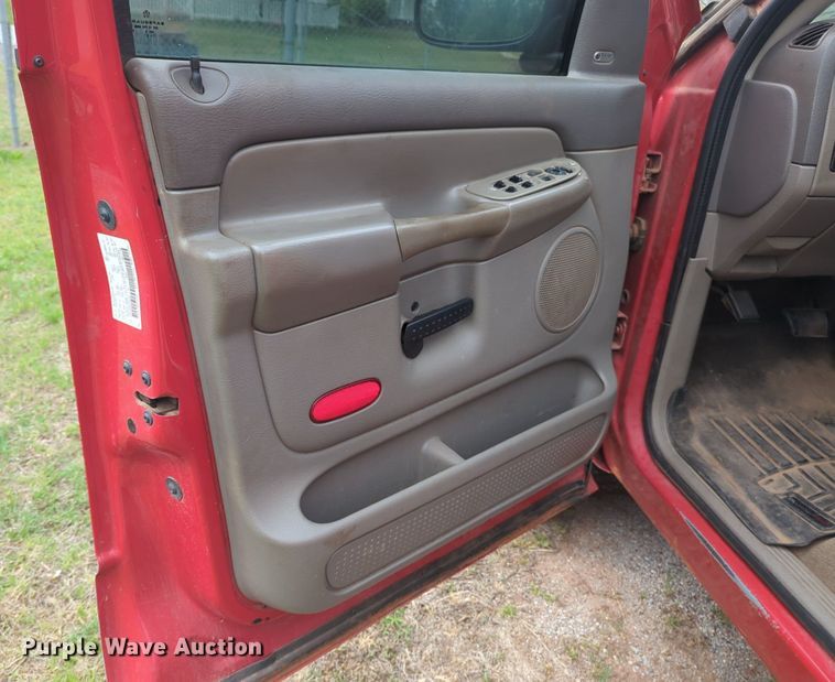 image for item NZ9623 2005 Dodge Ram 1500 Quad Cab pickup truck