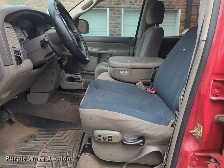 image for item NZ9623 2005 Dodge Ram 1500 Quad Cab pickup truck