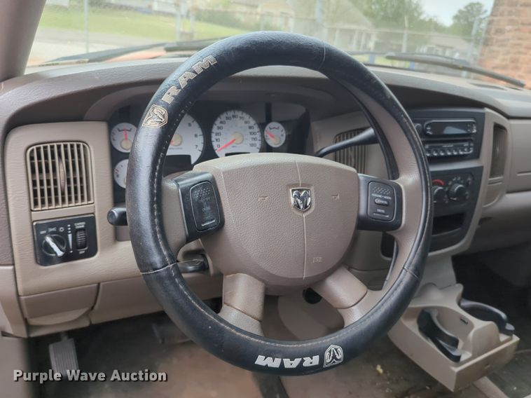 image for item NZ9623 2005 Dodge Ram 1500 Quad Cab pickup truck