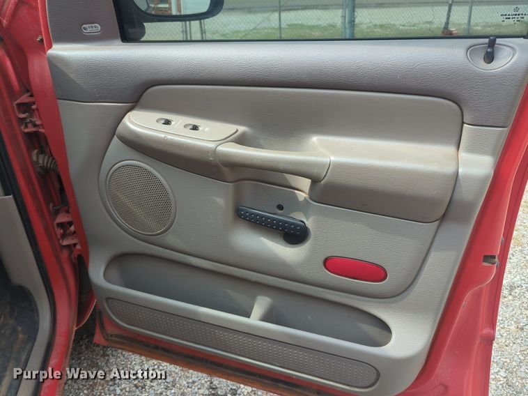 image for item NZ9623 2005 Dodge Ram 1500 Quad Cab pickup truck