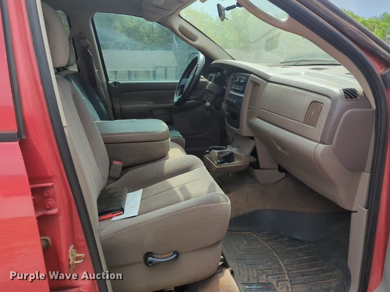 image for item NZ9623 2005 Dodge Ram 1500 Quad Cab pickup truck