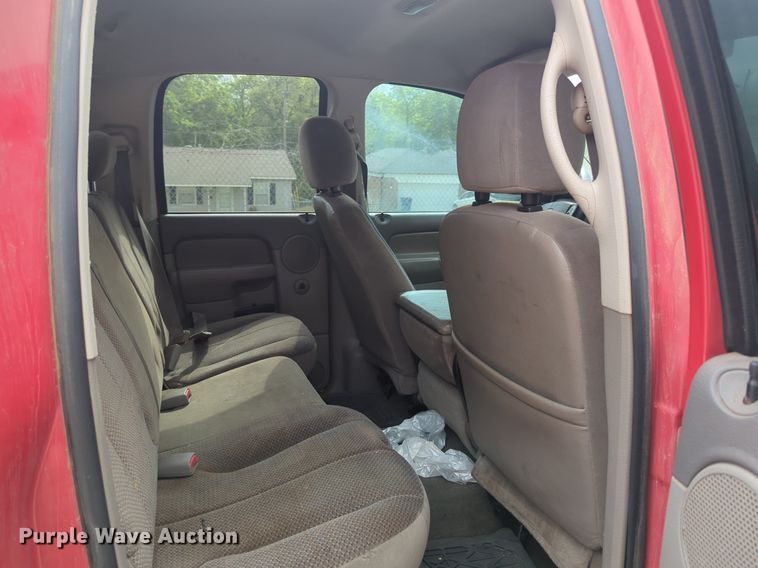 image for item NZ9623 2005 Dodge Ram 1500 Quad Cab pickup truck