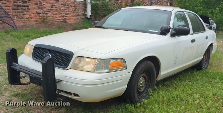 image for item NZ9625 2002 Ford Crown Victoria Police Interceptor  