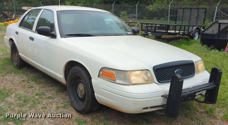 image for item NZ9625 2002 Ford Crown Victoria Police Interceptor  