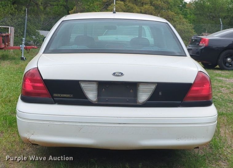 image for item NZ9625 2002 Ford Crown Victoria Police Interceptor  