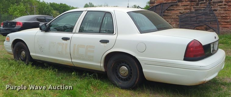 image for item NZ9625 2002 Ford Crown Victoria Police Interceptor  