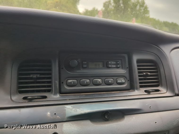 image for item NZ9625 2002 Ford Crown Victoria Police Interceptor  