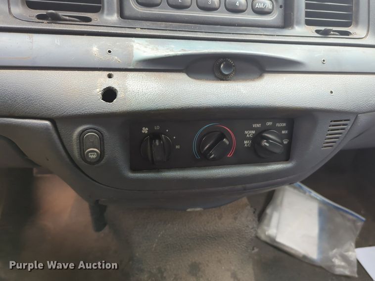 image for item NZ9625 2002 Ford Crown Victoria Police Interceptor  