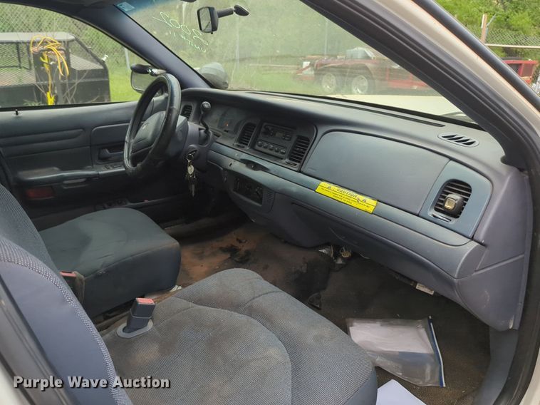 image for item NZ9625 2002 Ford Crown Victoria Police Interceptor  