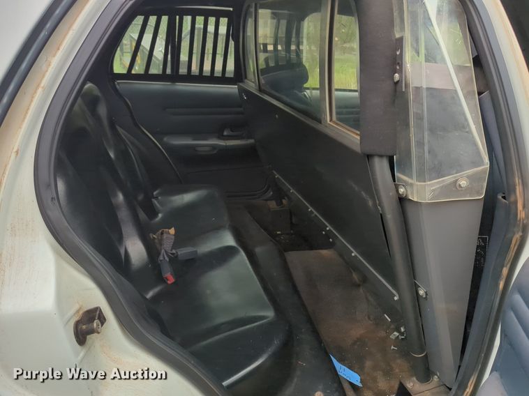 image for item NZ9625 2002 Ford Crown Victoria Police Interceptor  