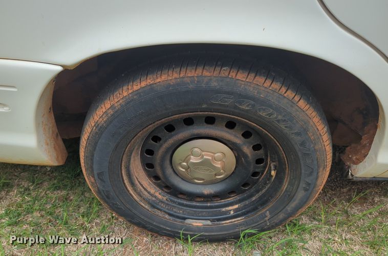 image for item NZ9625 2002 Ford Crown Victoria Police Interceptor  