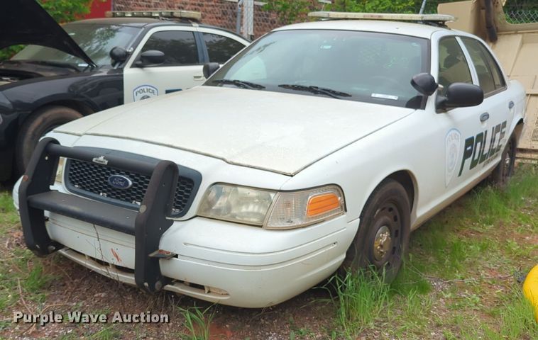 image for item NZ9626 2003 Ford Crown Victoria Police Interceptor  