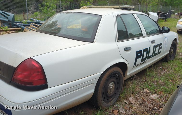 image for item NZ9626 2003 Ford Crown Victoria Police Interceptor  