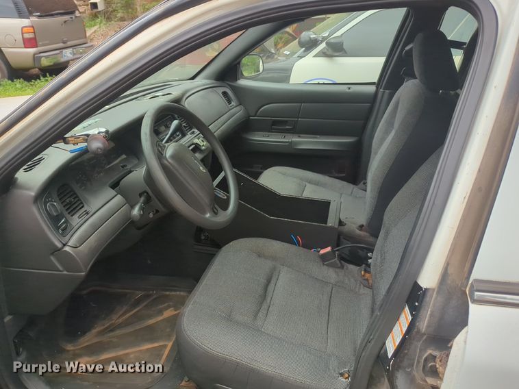 image for item NZ9626 2003 Ford Crown Victoria Police Interceptor  