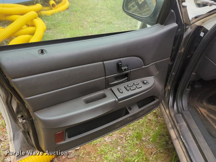 image for item NZ9626 2003 Ford Crown Victoria Police Interceptor  