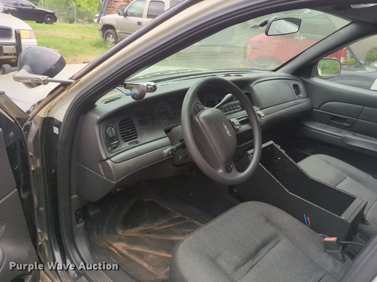 image for item NZ9626 2003 Ford Crown Victoria Police Interceptor  
