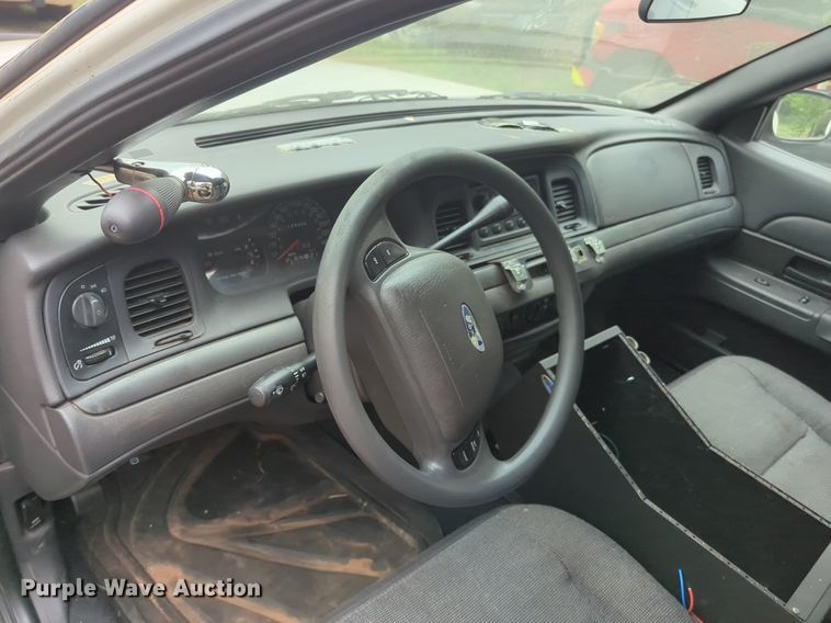 image for item NZ9626 2003 Ford Crown Victoria Police Interceptor  