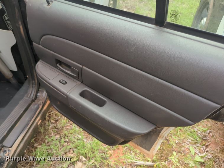 image for item NZ9626 2003 Ford Crown Victoria Police Interceptor  