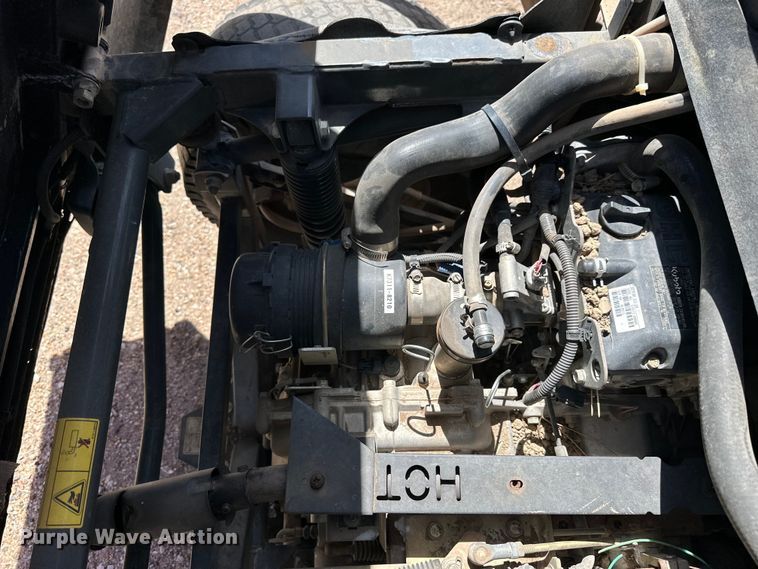 image for item OE9061 2010 Kubota RTV 500 utility vehicle