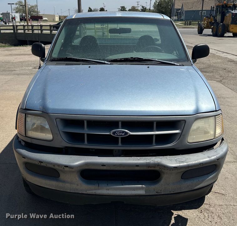 image for item OE9086 1998 Ford F150 pickup truck