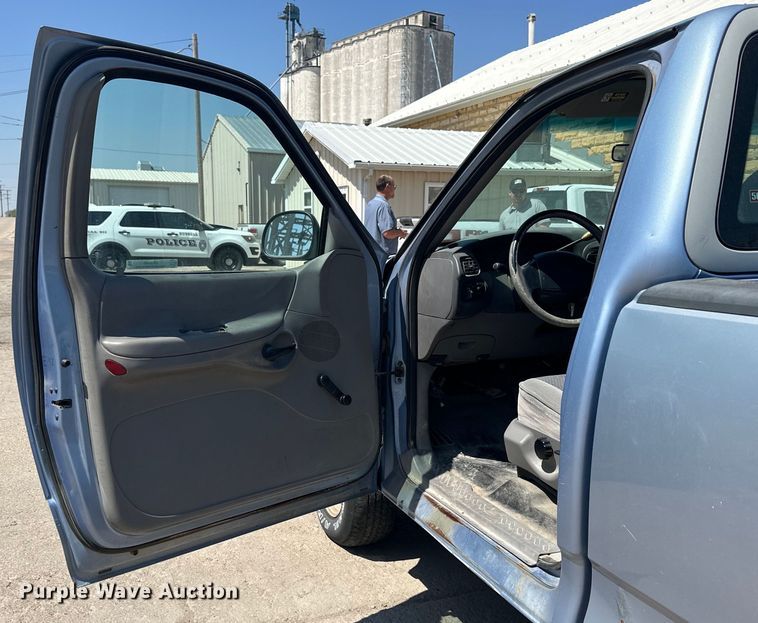 image for item OE9086 1998 Ford F150 pickup truck