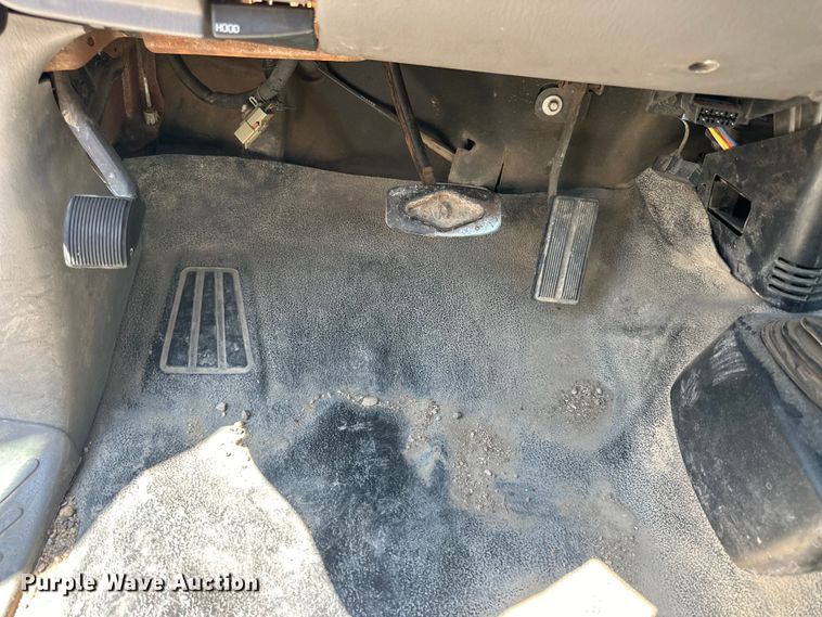 image for item OE9086 1998 Ford F150 pickup truck