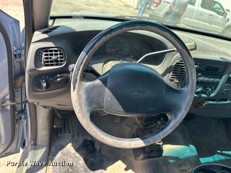 image for item OE9086 1998 Ford F150 pickup truck