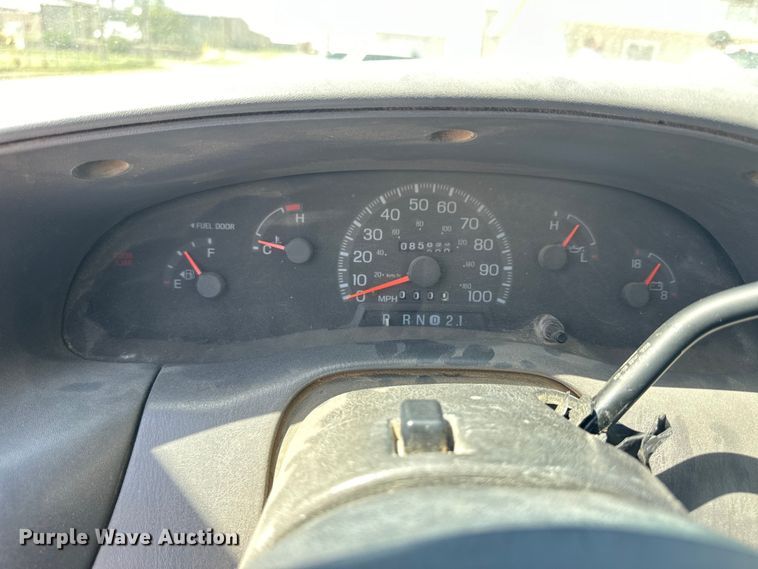 image for item OE9086 1998 Ford F150 pickup truck