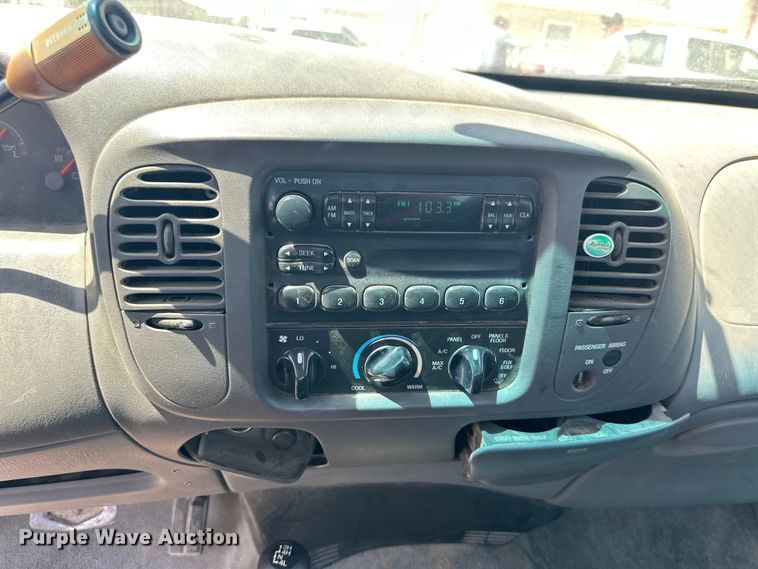 image for item OE9086 1998 Ford F150 pickup truck