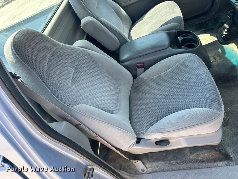 image for item OE9086 1998 Ford F150 pickup truck