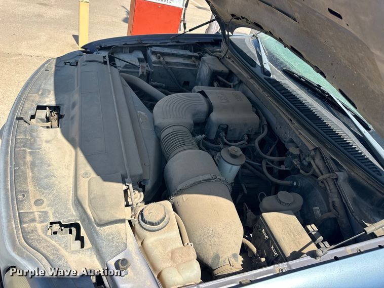 image for item OE9086 1998 Ford F150 pickup truck