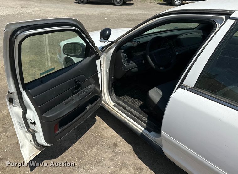 image for item OE9092 2006 Ford Crown Victoria Police Interceptor  