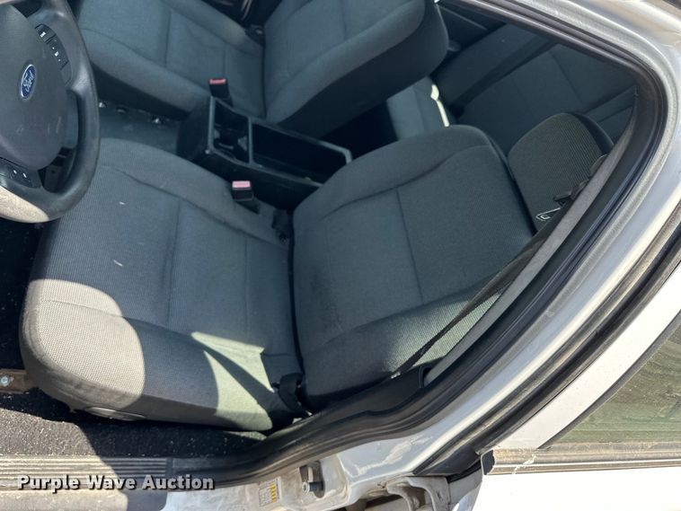 image for item OE9092 2006 Ford Crown Victoria Police Interceptor  