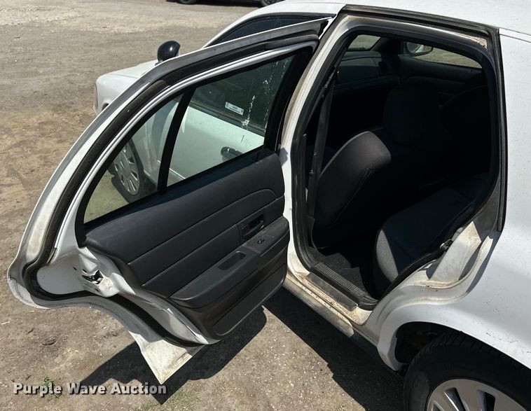 image for item OE9092 2006 Ford Crown Victoria Police Interceptor  