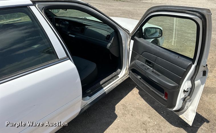 image for item OE9092 2006 Ford Crown Victoria Police Interceptor  