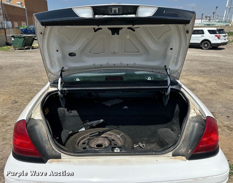 image for item OE9092 2006 Ford Crown Victoria Police Interceptor  