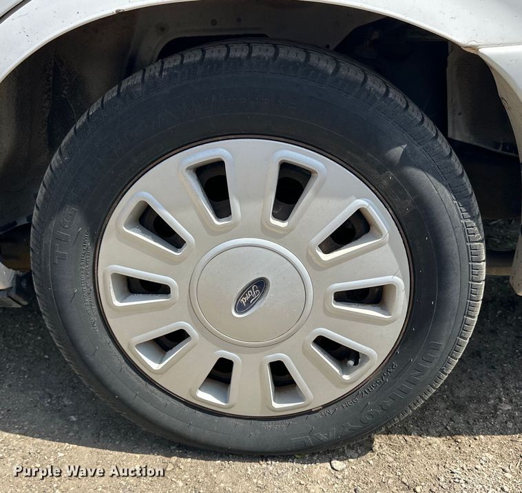 image for item OE9092 2006 Ford Crown Victoria Police Interceptor  